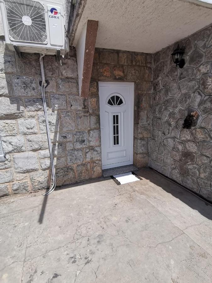Trilj Apartman Jurika Luaran gambar