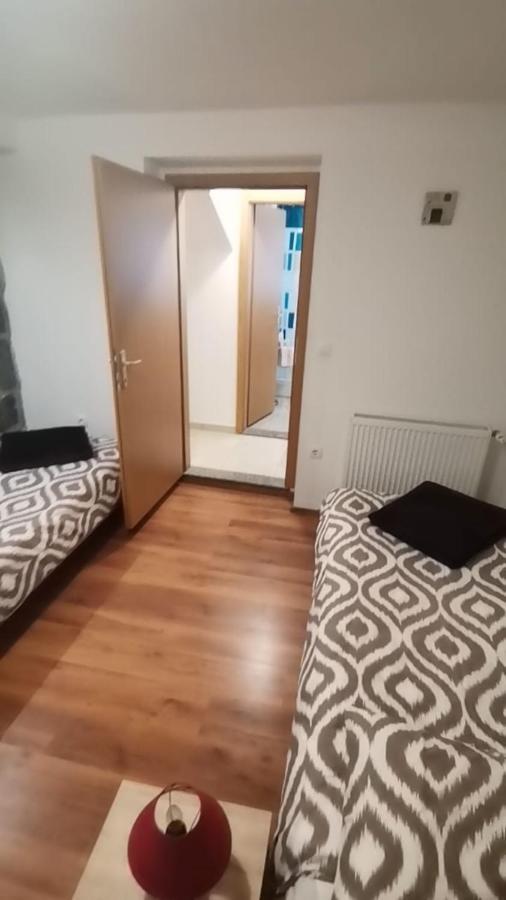 Trilj Apartman Jurika Luaran gambar