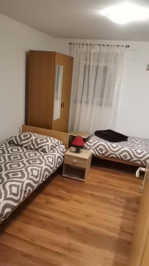 Trilj Apartman Jurika Luaran gambar