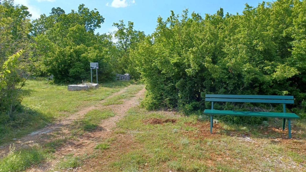 Trilj Apartman Jurika Luaran gambar