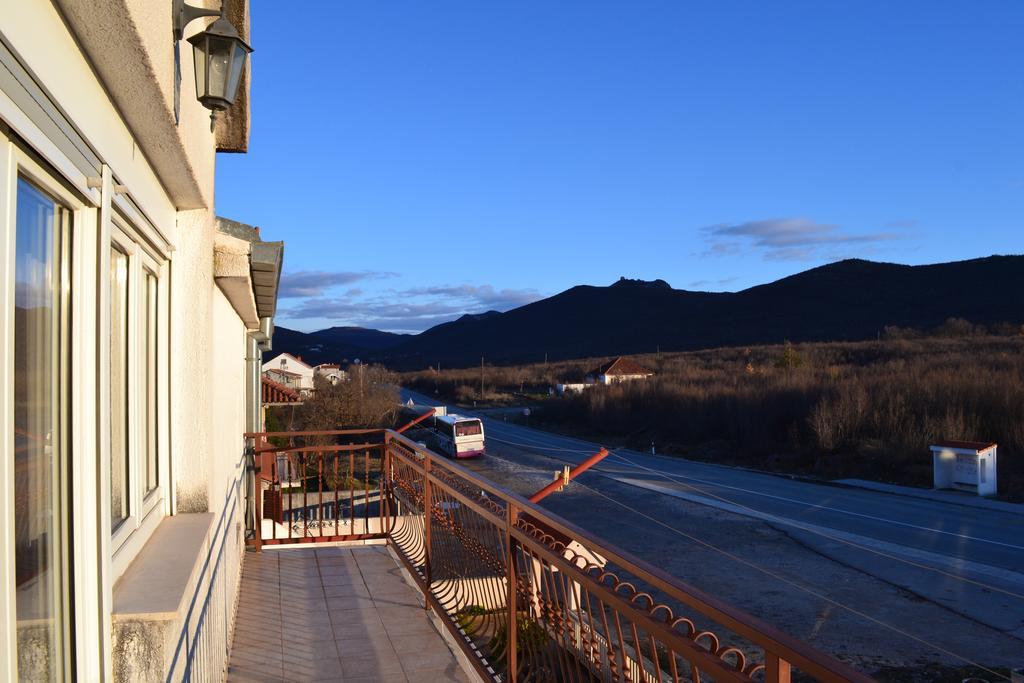 Trilj Apartman Jurika Luaran gambar