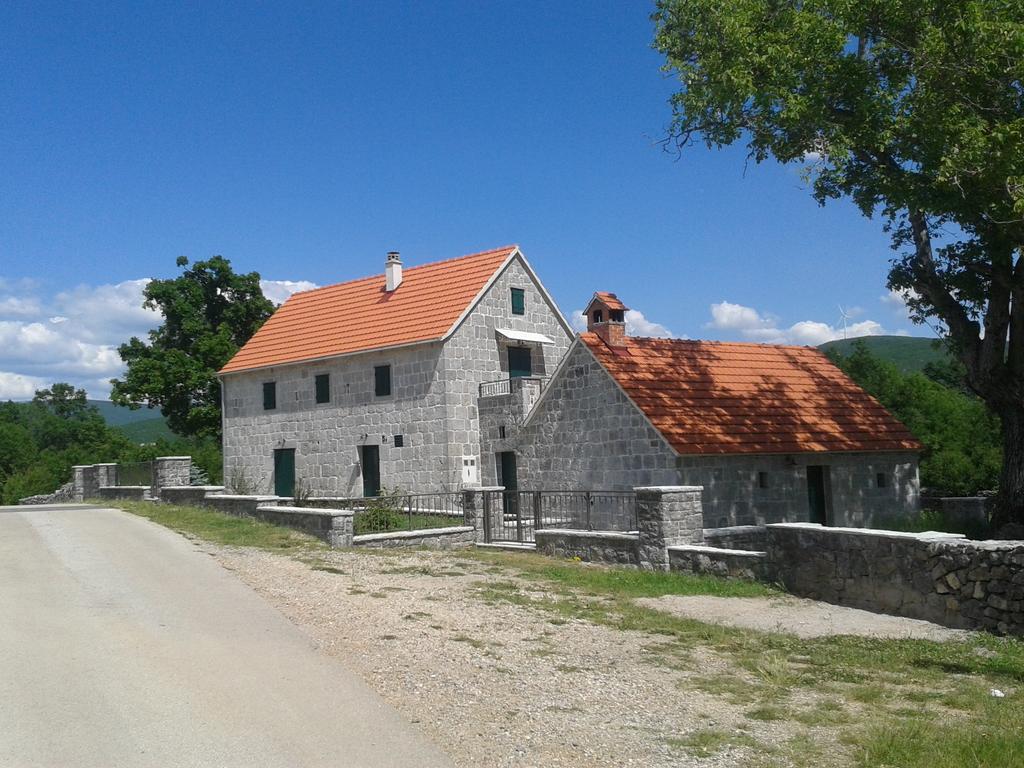 Trilj Apartman Jurika Luaran gambar