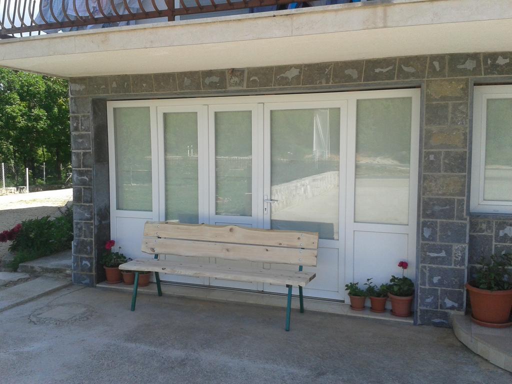 Trilj Apartman Jurika Luaran gambar