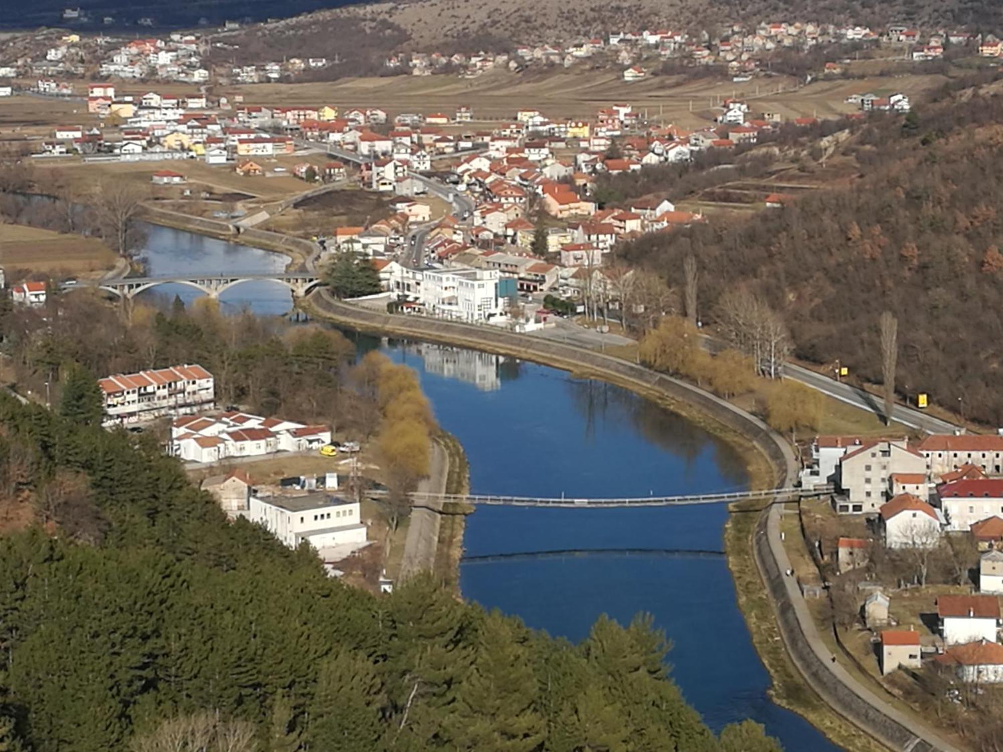 Trilj Apartman Jurika Luaran gambar